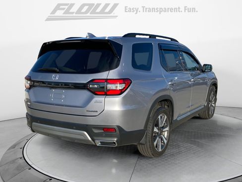 Certified 2023 Honda Pilot Touring image 9