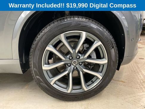 Used 2017 Volvo XC90 T6 Momentum w/ Vision Package image 16