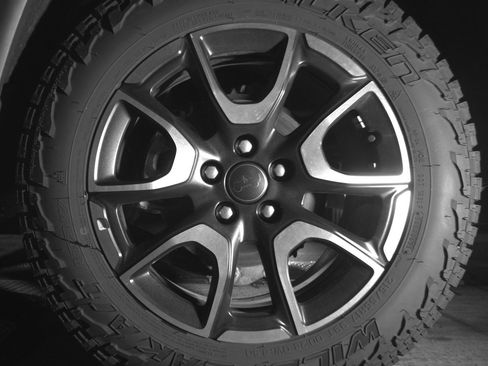 Used 2025 Jeep Compass Trailhawk image 14