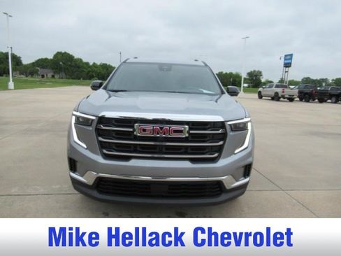 Used 2025 GMC Acadia Elevation FWD image 2