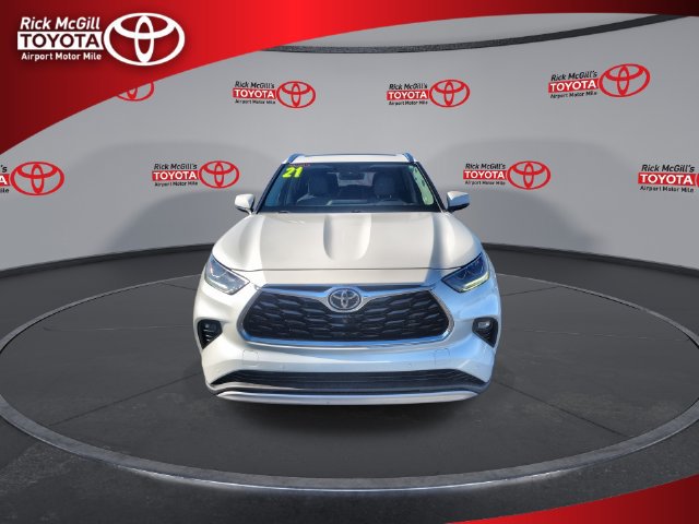 Used 2021 Toyota Highlander Platinum AWD/4WD image 3