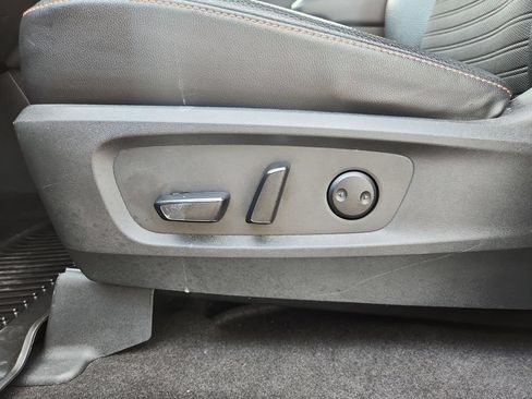 Used 2023 Nissan Pathfinder Rock Creek AWD/4WD image 4
