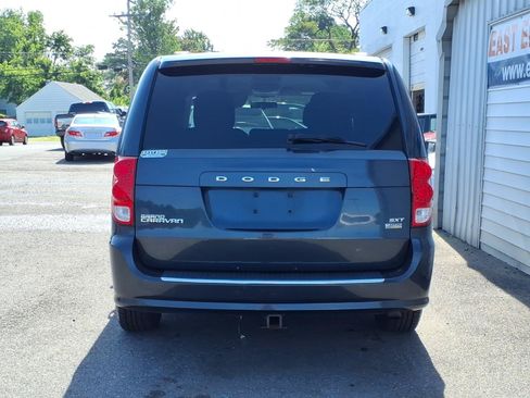 Used 2014 Dodge Grand Caravan SXT FWD image 4