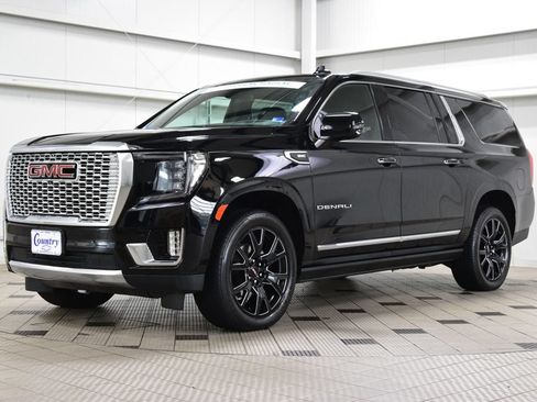 Used 2024 GMC Yukon XL Denali AWD/4WD image 3