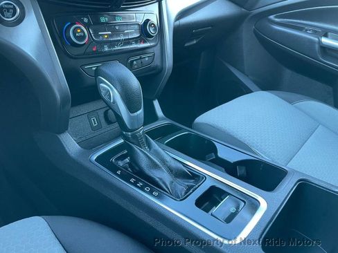 Used 2019 Ford Escape SE image 18