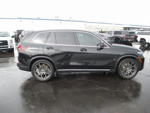 Used 2024 BMW X5 xDrive40i w/ Premium Package image 5