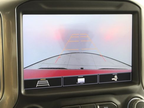 Used 2020 Chevrolet Silverado 1500 LT Trail Boss image 9