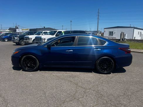 Used 2017 Nissan Altima 2.5 SR FWD image 6