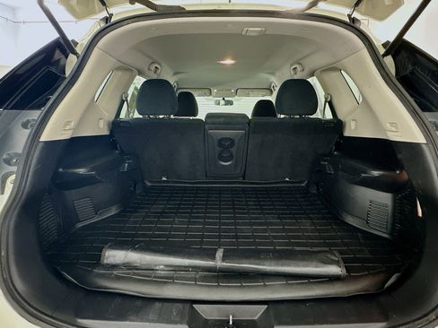 Used 2016 Nissan Rogue SV image 29