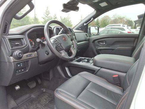 Used 2024 Nissan Titan PRO-4X w/ Pro-4x Convenience Package image 22