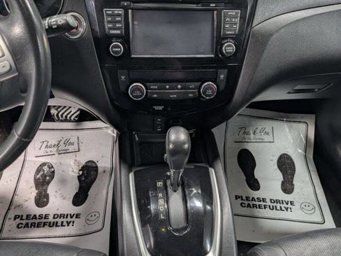 Used 2015 Nissan Rogue SL w/ SL Premium Package image 13