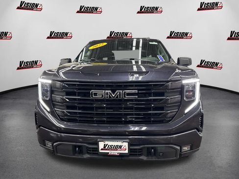 Used 2022 GMC Sierra 1500 Elevation w/ LPO, Elevation Black Package AWD/4WD image 2