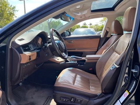 Used 2017 Lexus ES 350 w/ Luxury Package FWD image 8