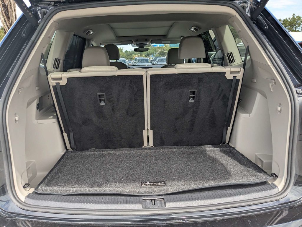 Certified 2025 Volkswagen Atlas SEL Premium R-Line AWD/4WD image 18