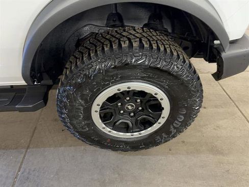 Certified 2023 Ford Bronco Outer Banks w/ Sasquatch Package image 12