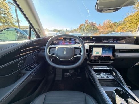 New 2026 Lincoln Nautilus Reserve w/ Jet Appearance Package image 9