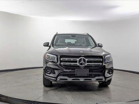 Used 2022 Mercedes-Benz GLB 250 w/ Premium Package Lite image 12
