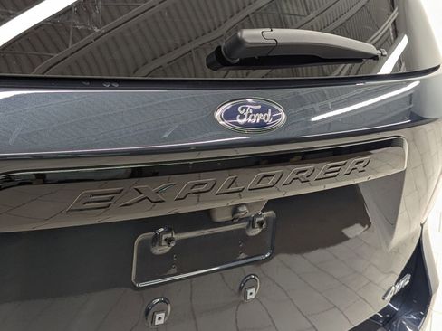 Used 2022 Ford Explorer ST-Line w/ Class IV Trailer Tow Package image 34