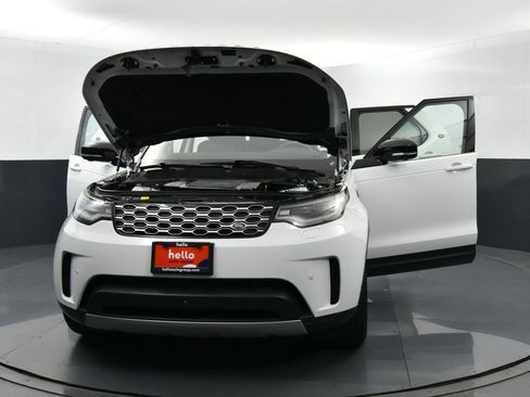 Used 2024 Land Rover Discovery S image 39