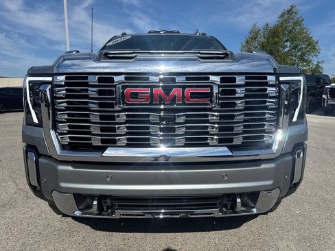 New 2026 GMC Sierra 2500 Denali w/ Denali Reserve Package AWD/4WD image 9