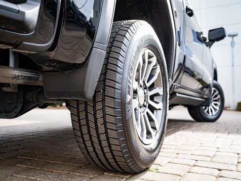 Used 2020 GMC Sierra 1500 AT4 w/ Off-Road Performance Package image 49