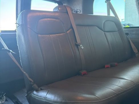Used 2017 Chevrolet Express 3500 LS image 38