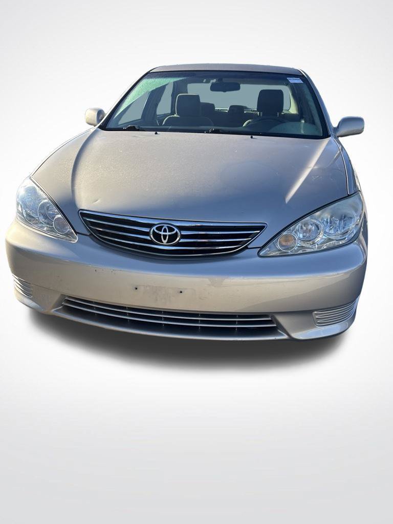 Used 2005 Toyota Camry FWD image 3