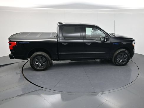 Used 2024 Ford F150 Lightning Platinum AWD/4WD image 37