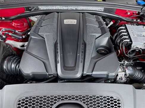 Used 2021 Porsche Macan S image 33