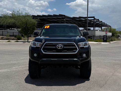 Used 2017 Toyota Tacoma SR5 AWD/4WD image 7
