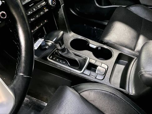 Used 2021 Kia Sportage EX w/ EX Technology Package image 16