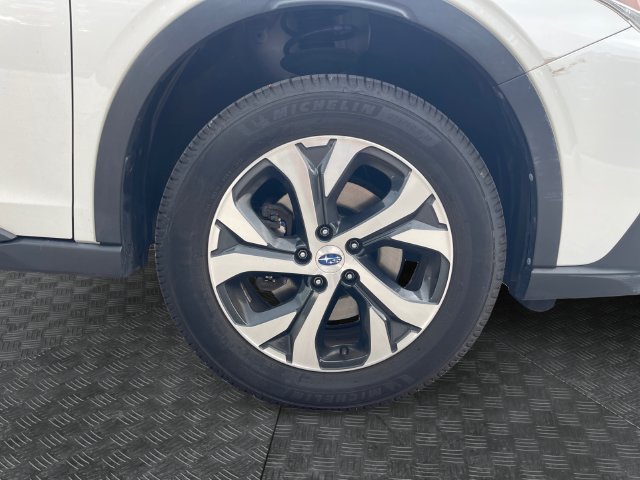 Used 2020 Subaru Outback Touring AWD/4WD image 14