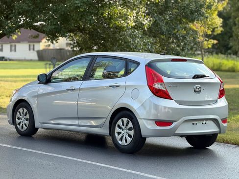 Used 2017 Hyundai Accent SE FWD image 6