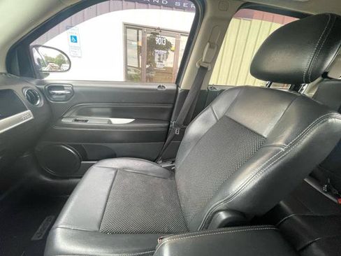Used 2014 Jeep Compass Latitude AWD/4WD image 24