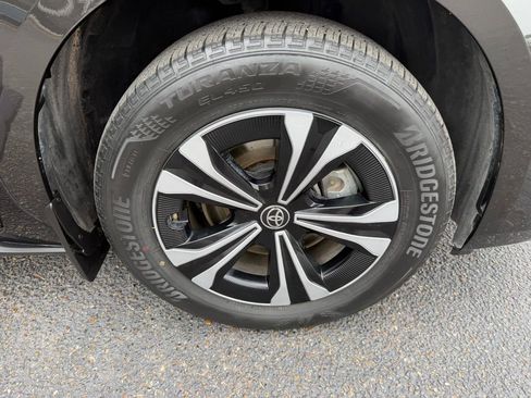 Used 2024 Toyota bZ4X XLE w/ Weather Package FWD image 26