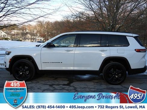 Used 2023 Jeep Grand Cherokee L Limited w/ Black Appearance Package image 2