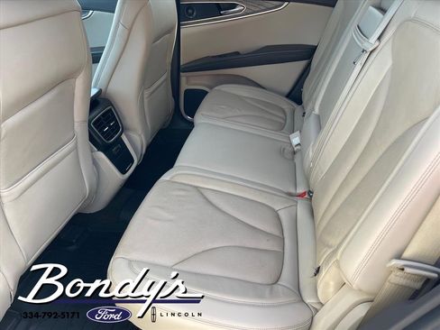 Used 2019 Lincoln Nautilus Reserve image 11