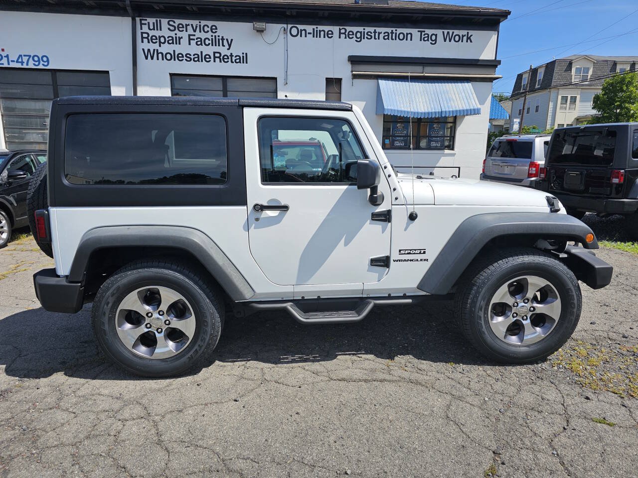 Used 2017 Jeep Wrangler Sport AWD/4WD image 4