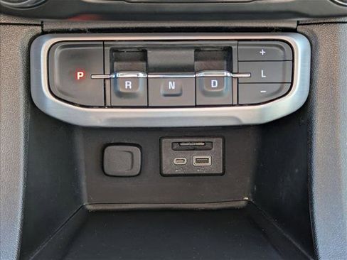 Used 2023 GMC Acadia SLT image 12