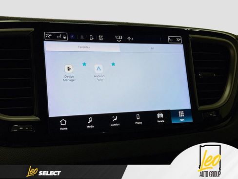 Used 2023 Chrysler Pacifica Touring-L FWD image 17