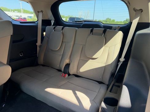 Used 2023 Ford Explorer XLT AWD/4WD image 17