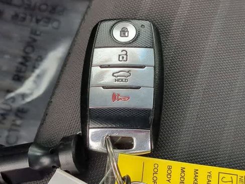 Used 2018 Kia Forte S w/ S Technology Package image 35