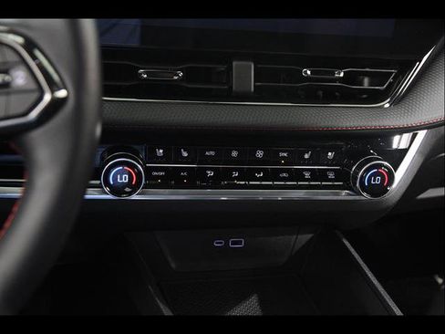 Used 2025 Chevrolet Equinox RS w/ Convenience Package III FWD image 15
