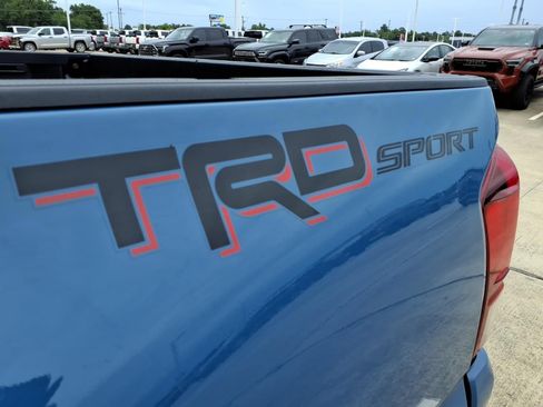 Used 2019 Toyota Tacoma TRD Sport w/ Technology Package RWD image 6