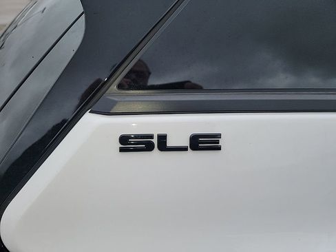 Used 2021 GMC Terrain SLE w/ Driver Convenience Package image 19