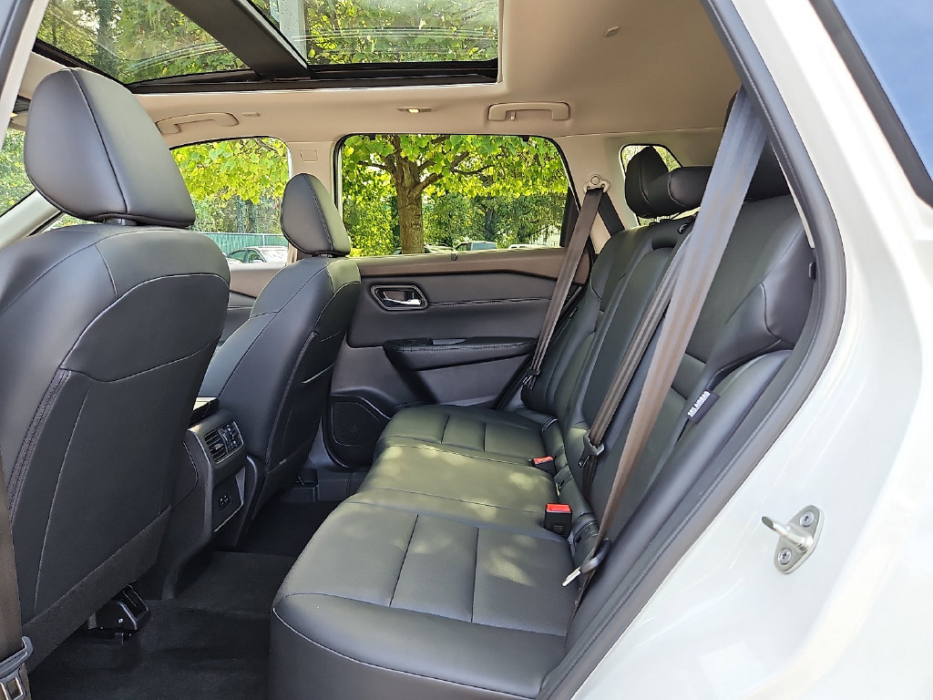 Certified 2023 Nissan Rogue SV w/ SV Premium B Package AWD/4WD image 13