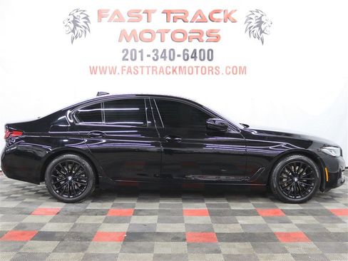 Used 2022 BMW 530i xDrive w/ Convenience Package AWD/4WD image 4