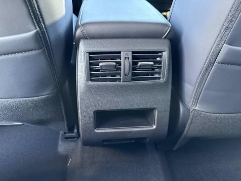 New 2026 Mitsubishi Outlander SEL FWD image 17