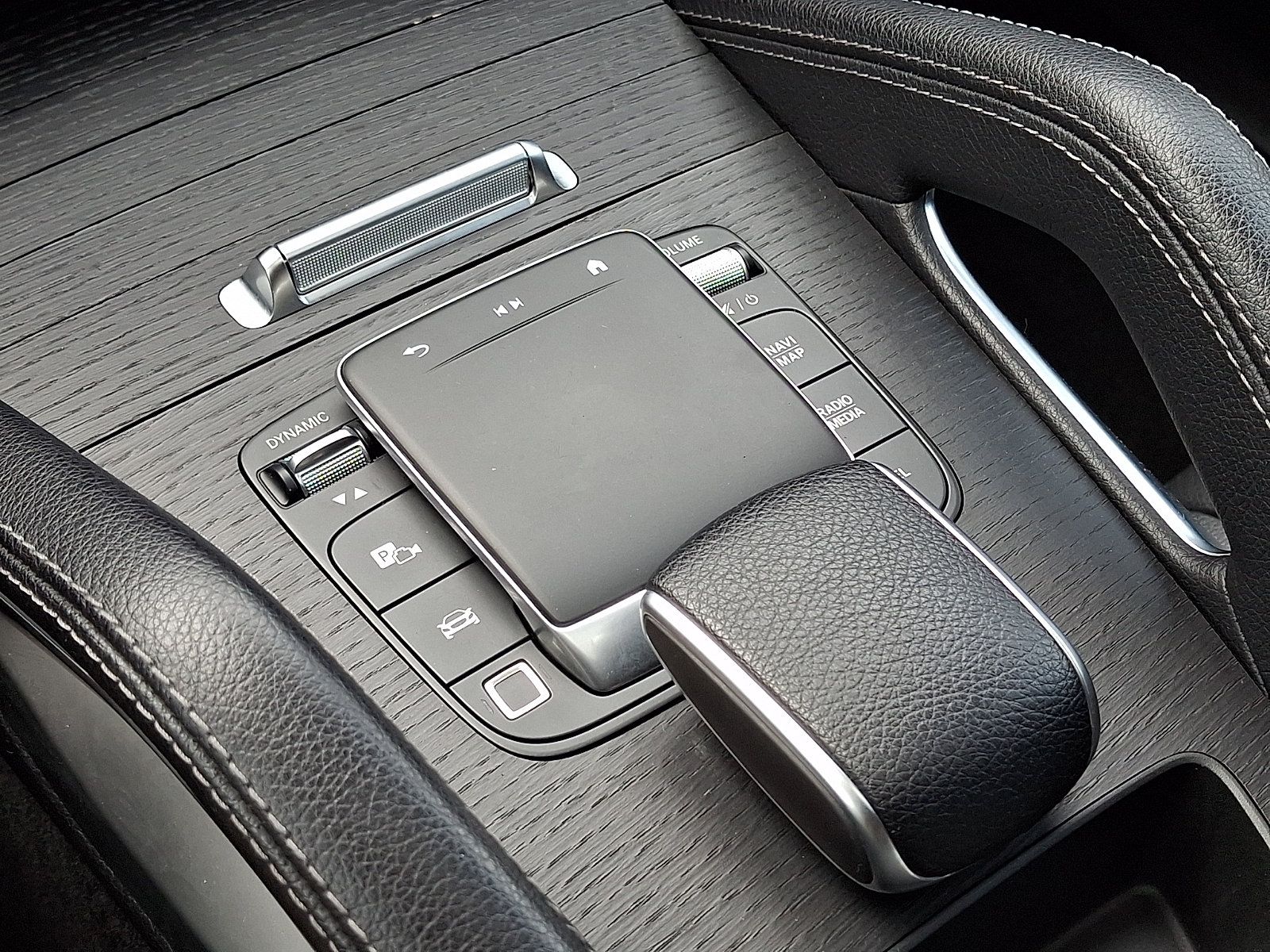 Certified 2025 Mercedes-Benz GLE 450 4MATIC image 16