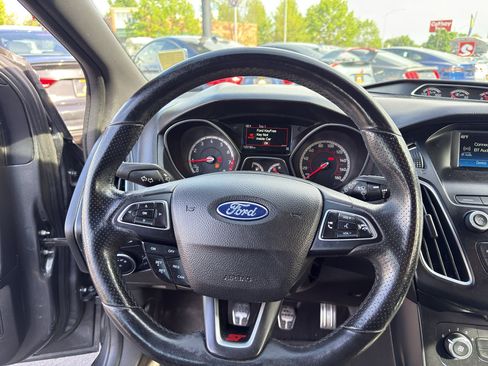 Used 2018 Ford Focus ST FWD image 22